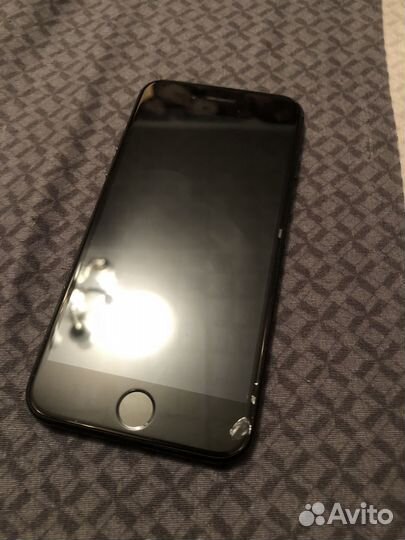 Телефон iPhone 7