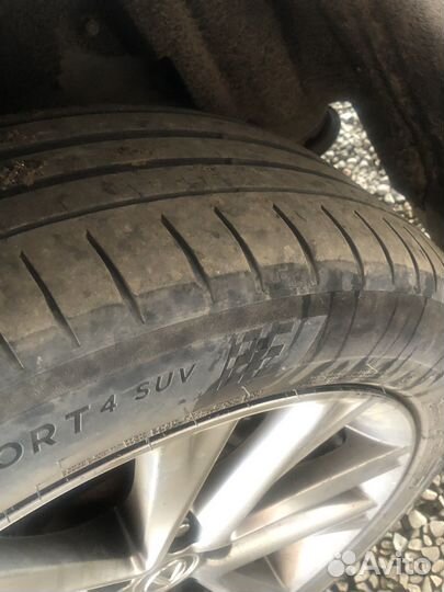 Michelin Pilot Sport 4 235/55 R19