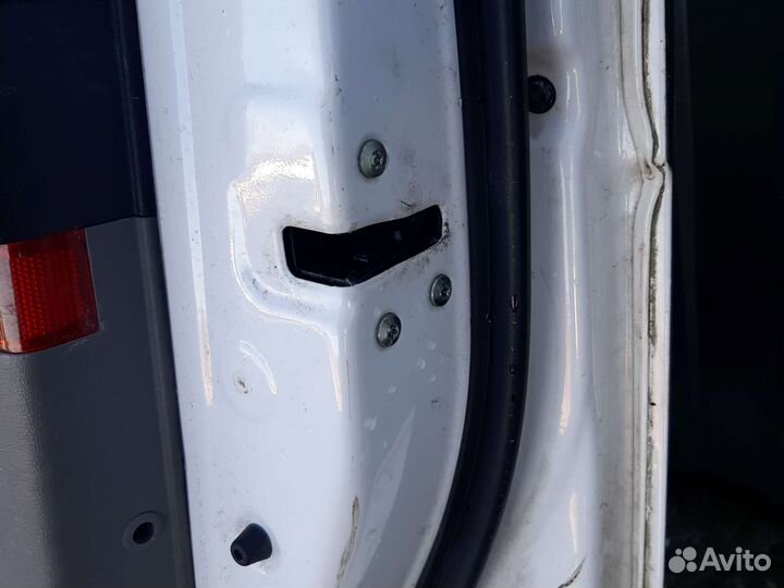 Замок двери Хендай Гранд Старекс 1012 год