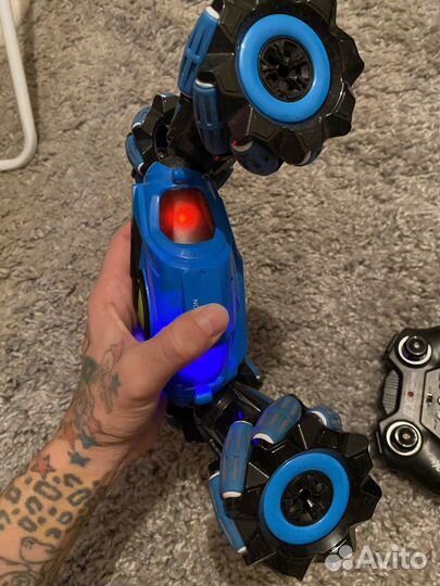 Робот машина на радиоуправлении