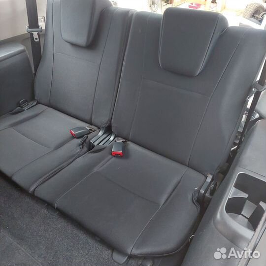 Сиденья toyota wish zge20 2010