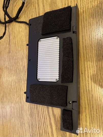 Беспроводнaя зарядка Land Rover Discovery 5