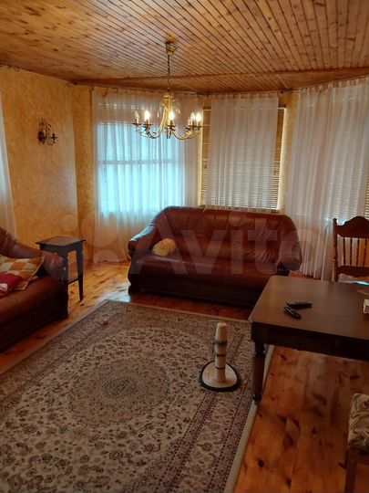 Дом 190 м² на участке 8 сот.