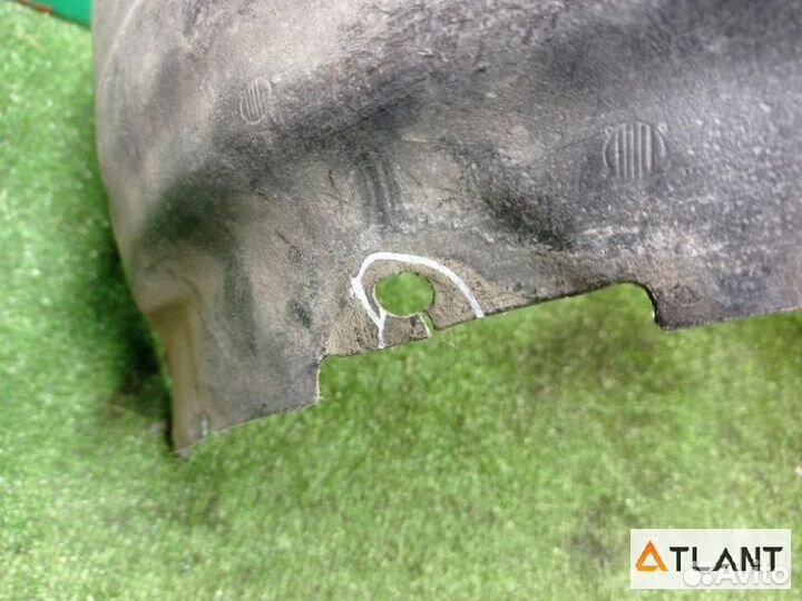 Подкрылок передний левый toyota mark II