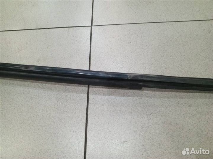 Уплотнитель стекла двери передней левой Chevrolet