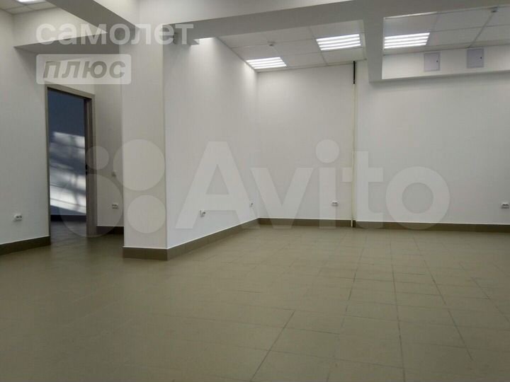 Сдам торговое помещение, 77 м²