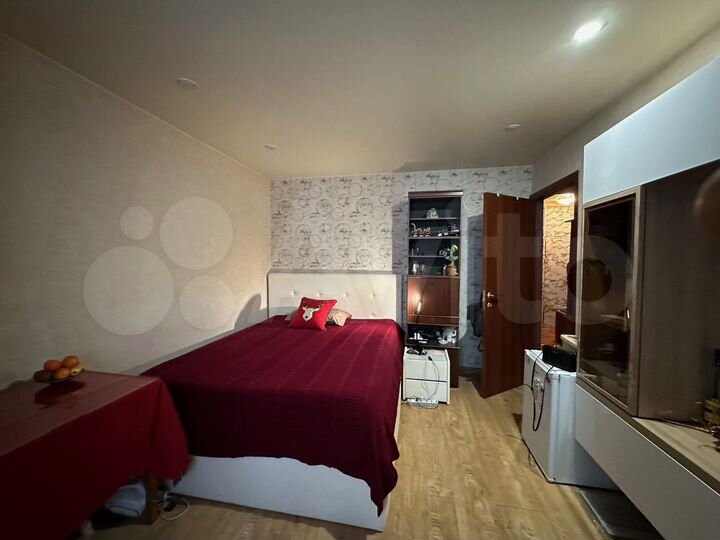 Комната 13,9 м² в 3-к., 1/14 эт.