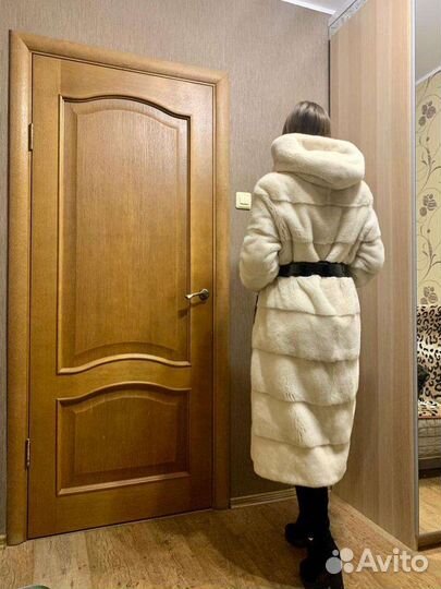 Шуба норковая с капюшоном новая