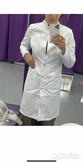 Белый медицинский халат женский