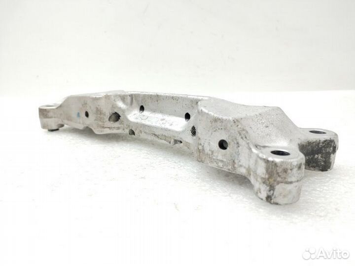 Кронштейн двигателя правый Peugeot 207