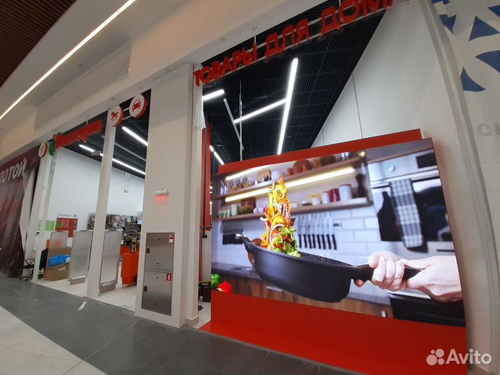 Видеопилон LED экран в помещение