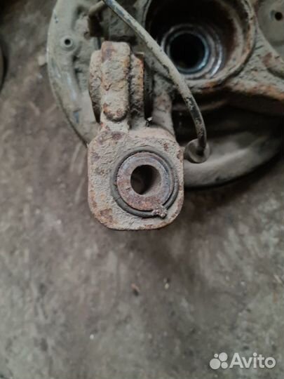 Кулак поворотный задний правый Renault Duster