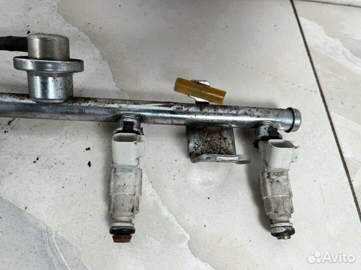 Рампа топливная Ford Mondeo 3 B4Y 1.8 (chba) 2001