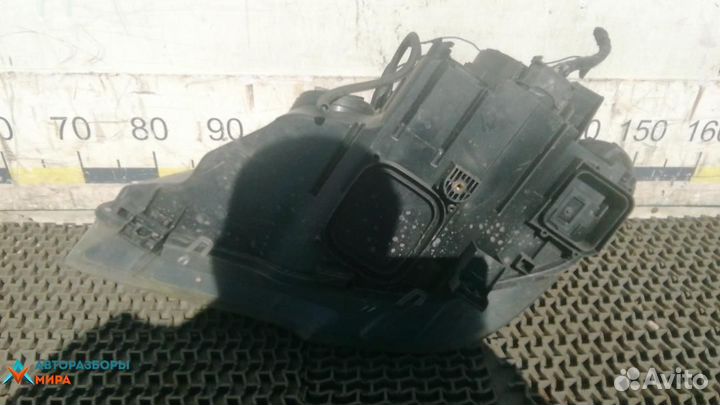 Фара правая BMW X5 E70 2010