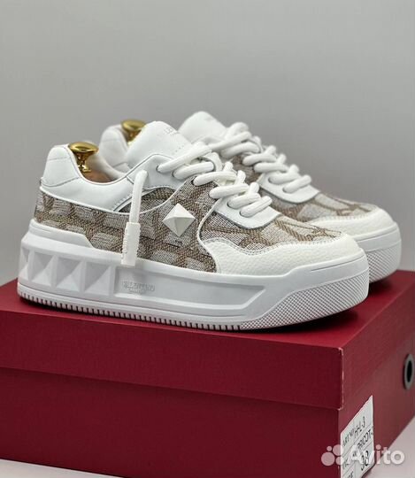 Кроссовки женские valentino Garavani