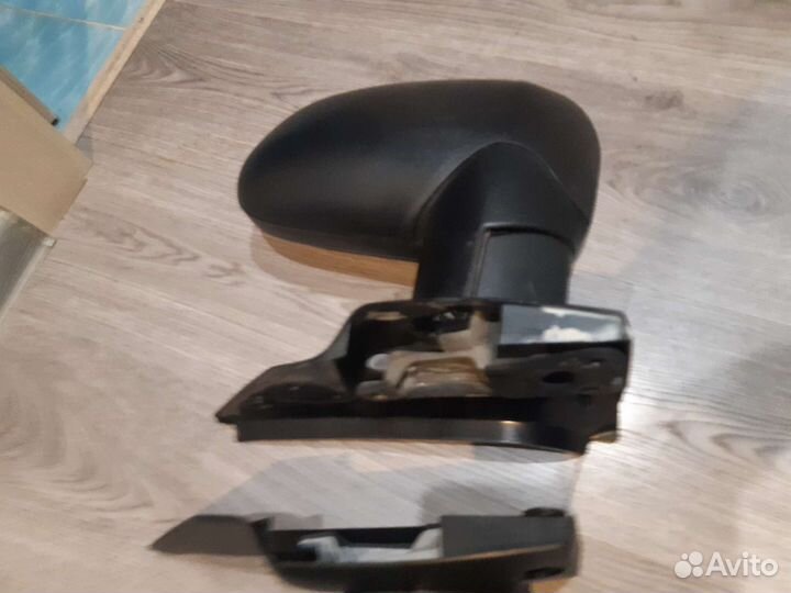 Зеркало заднего вида