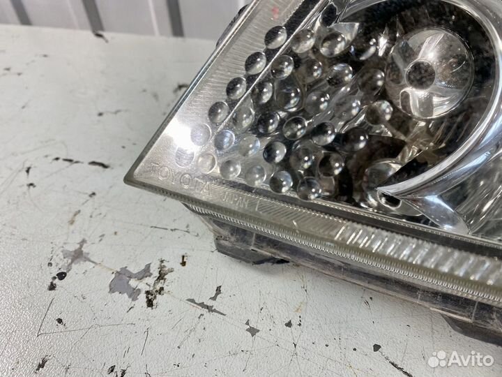 Фара левая Toyota ist 52-063