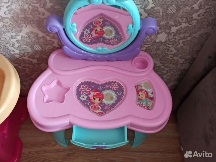 Детский туалетный столик