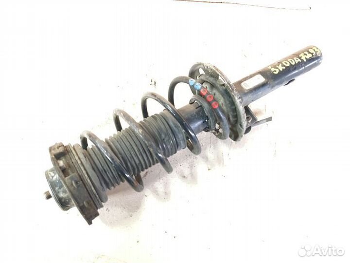 Стойка передняя правая Skoda / Audi / Seat / Volks