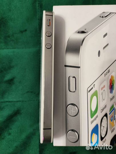 Телефон iPhone 4s белый