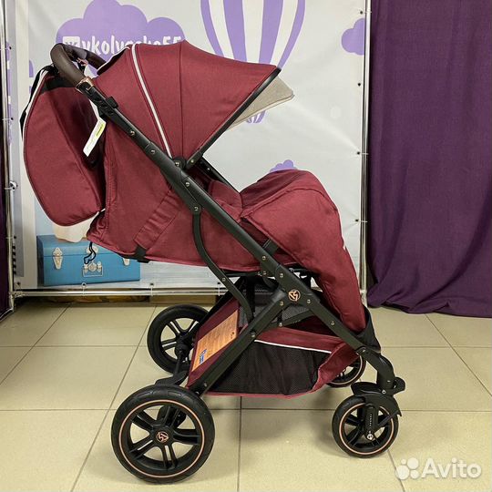 Коляска новая