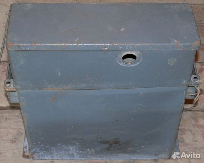 Косинусный конденсатор кэк1-0,4-33и1/3-3У3 331,7