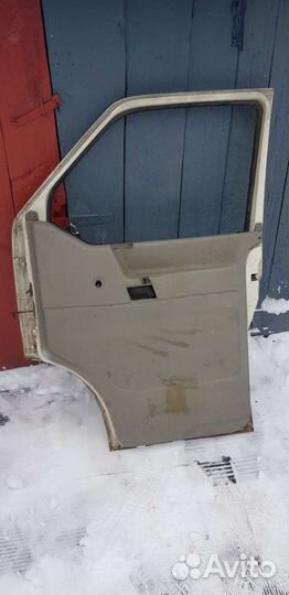 Правая передная двер фольсваген т4