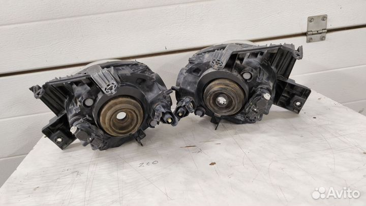 Nissan Juke Фара левая и правая