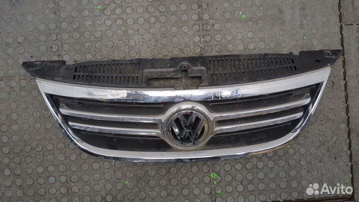 Решетка радиатора Volkswagen Tiguan, 2008