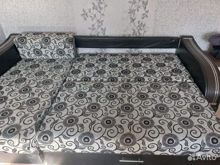 Угловой диван