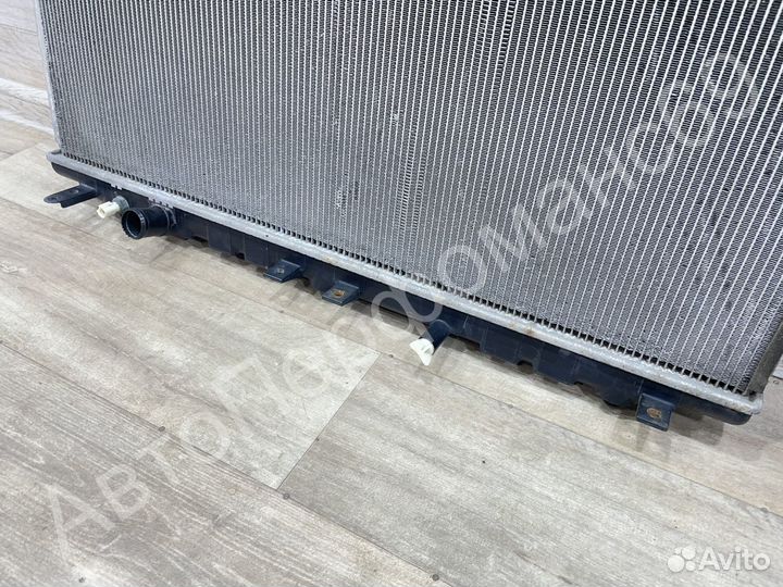 Радиатор охлаждения двигателя Honda Accord 8