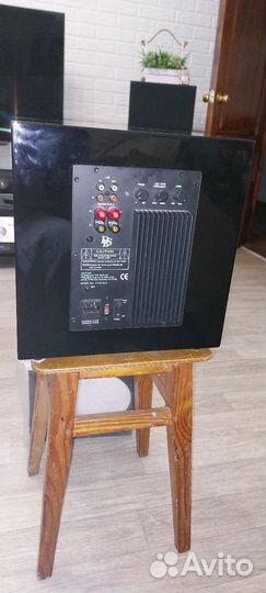 Сабвуфер DLS Q-sub10 piano black