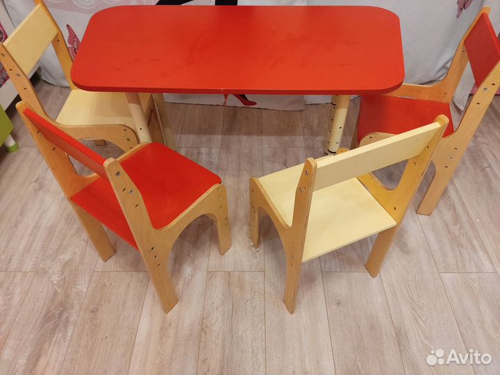 Детский растущий столик и стулья комплект