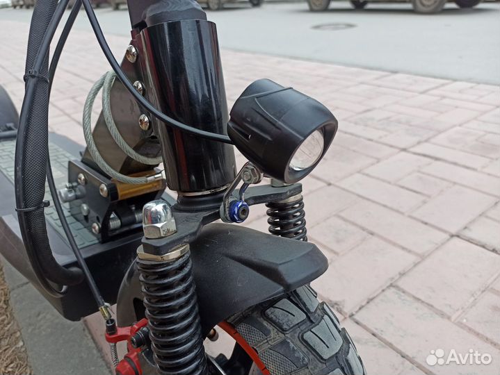 Kugoo m4 pro 48V-17AH 600W