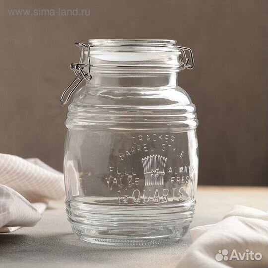 Банка стеклянная для сыпучих продуктов с бугельным