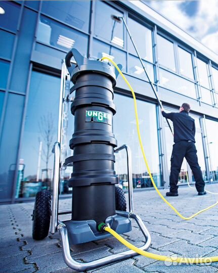 Мойка фасадов зданий и застеклений окон без развод