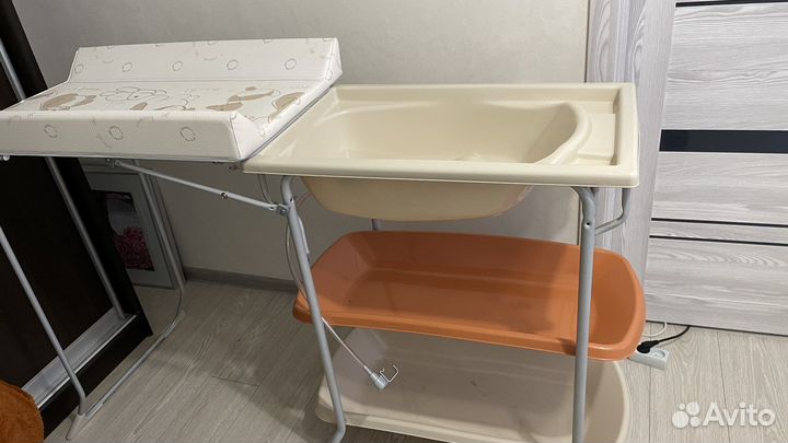 Ванночка для купания с пеленальной доской