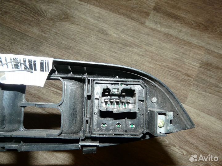 Кнопка регулировки зеркал Hyundai Getz 935701C110