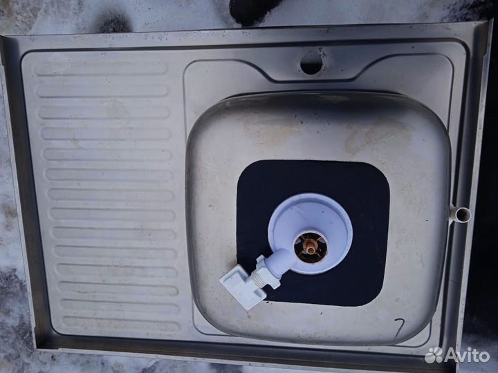 Продам кухонную мойку