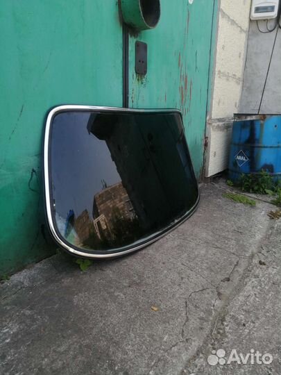 Заднее стекло на mercedes w126