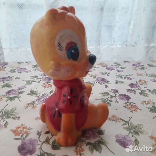 Дейл из мультфильма Чип и Дейл спешат на помощь