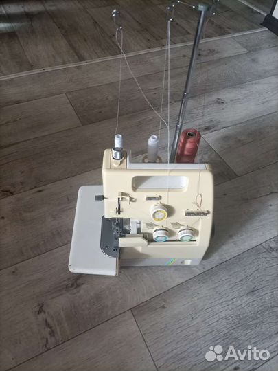 Оверлок для швейной машины