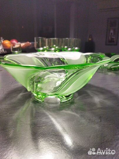 Ваза. салатник.Зеленое стекло. СССР