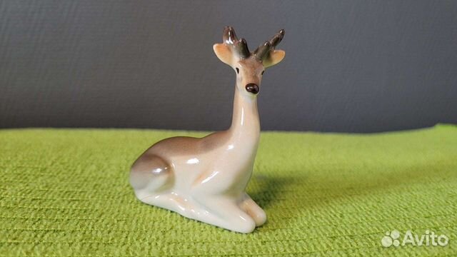 Статуэтка олень