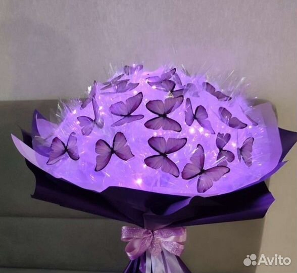 Светящийся букет из бабочек