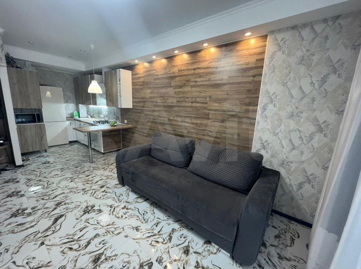 1-к. квартира, 42 м², 1/6 эт.