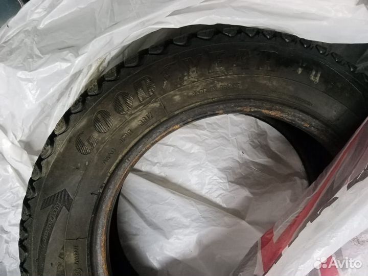 Goodyear UltraGrip Ice 185/65 R15