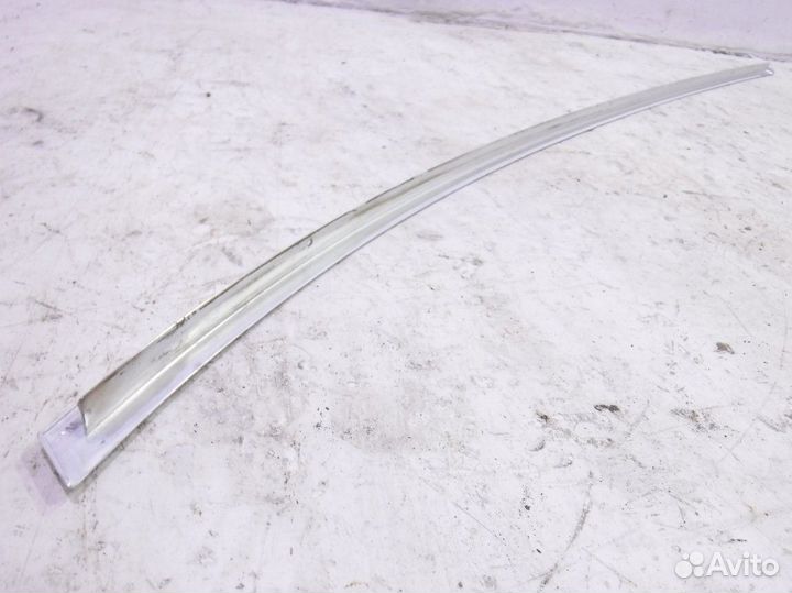 Молдинг стекла двери задней левой