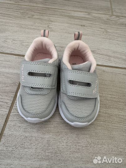 Продам кроссовки детские Tombi 20 размер