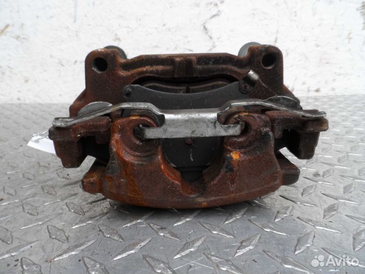 Суппорт передний левый Ford Fusion 2 USA DG9C2B134